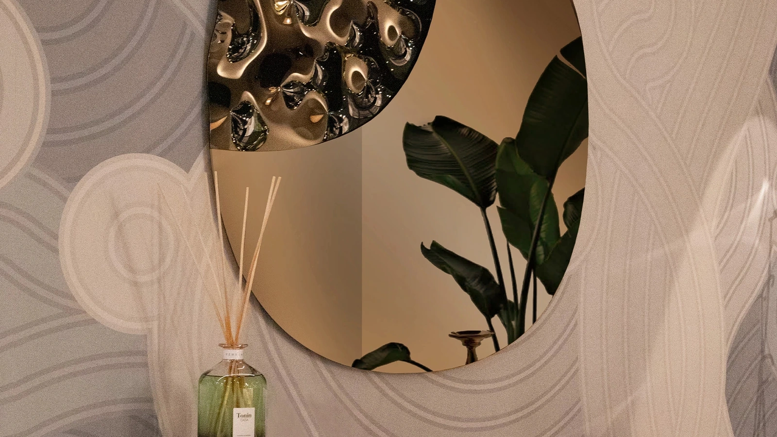 Specchio scultoreo Diamante di Tonin Casa