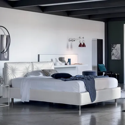 Letto con testiera Broadway di Rigosalotti