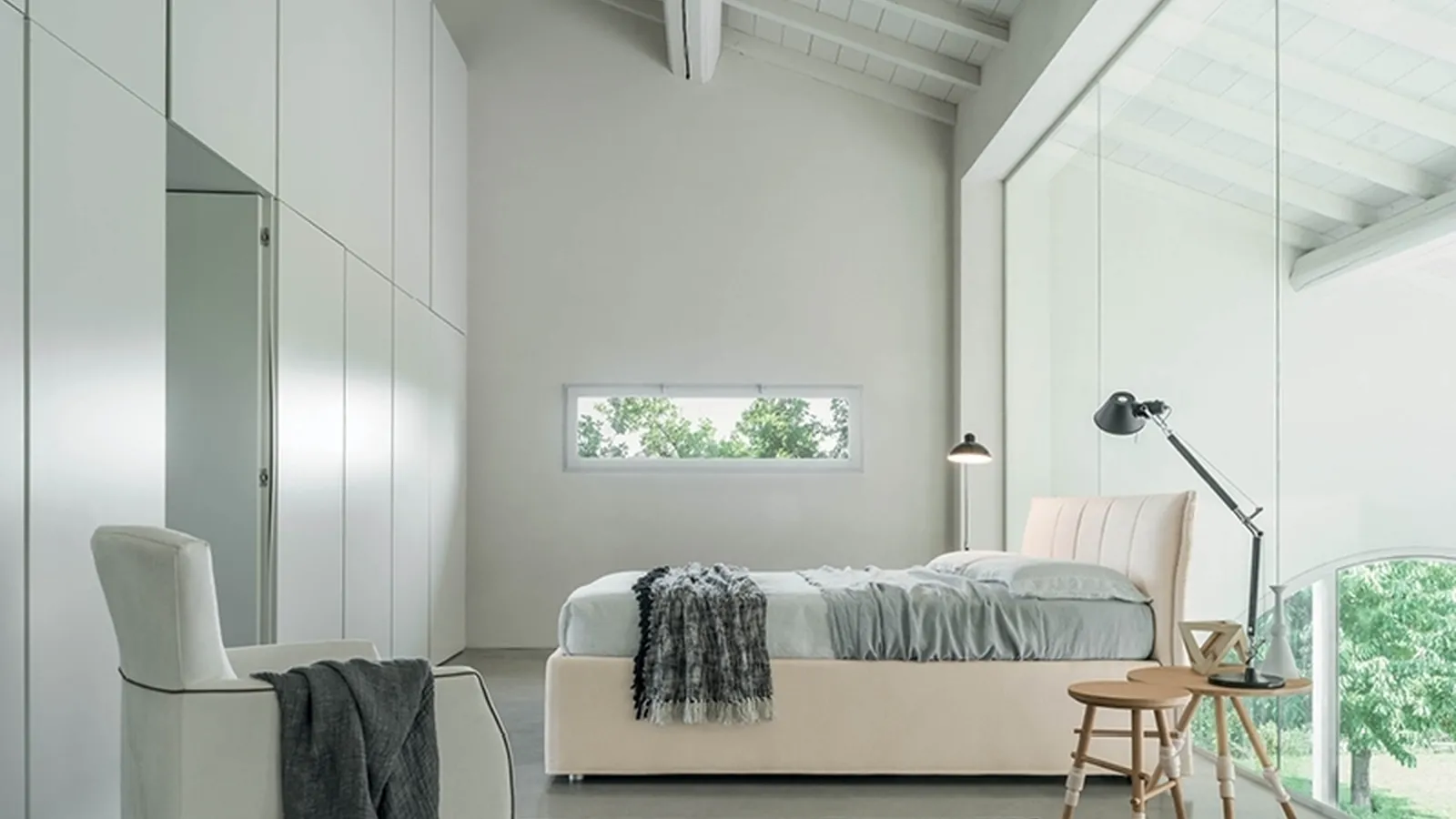 Letto matrimoniale con testiera trapuntata e box contenitore Giada di Rigosalotti