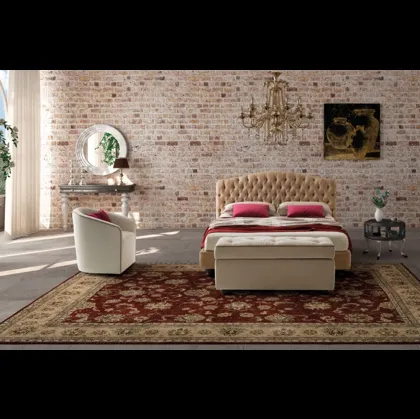 Letto classico Renoir in pelle trapuntata di Le Comfort