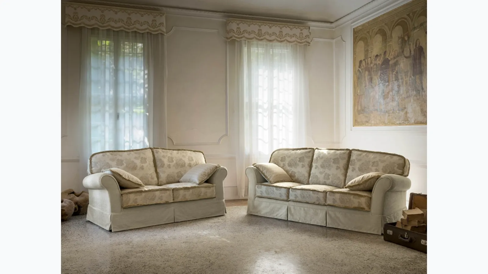 Divano classico lineare in tessuto Versailles-Luxury di Rigosalotti