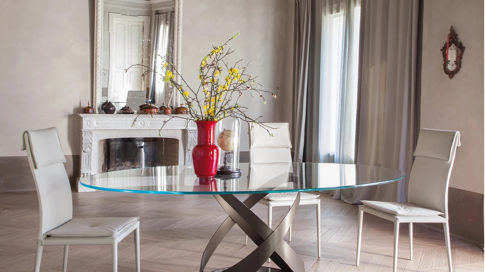 Sedia Adria con rivestimento in pelle di Tonin Casa